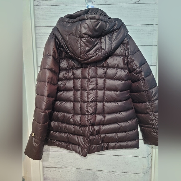 ⭐HOST PICK⭐NWT chocolate brown with gold hardware 2x puffer Jacket - Picture 3 of 16